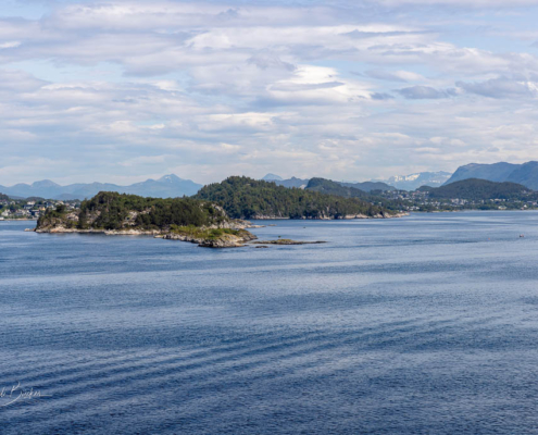 Fahrt durch den Fjord bei Alesund